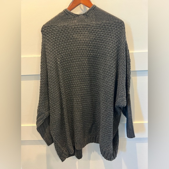 NWT L Love Women’s Sweater Cardigan Gray Small - Picture 3 of 4